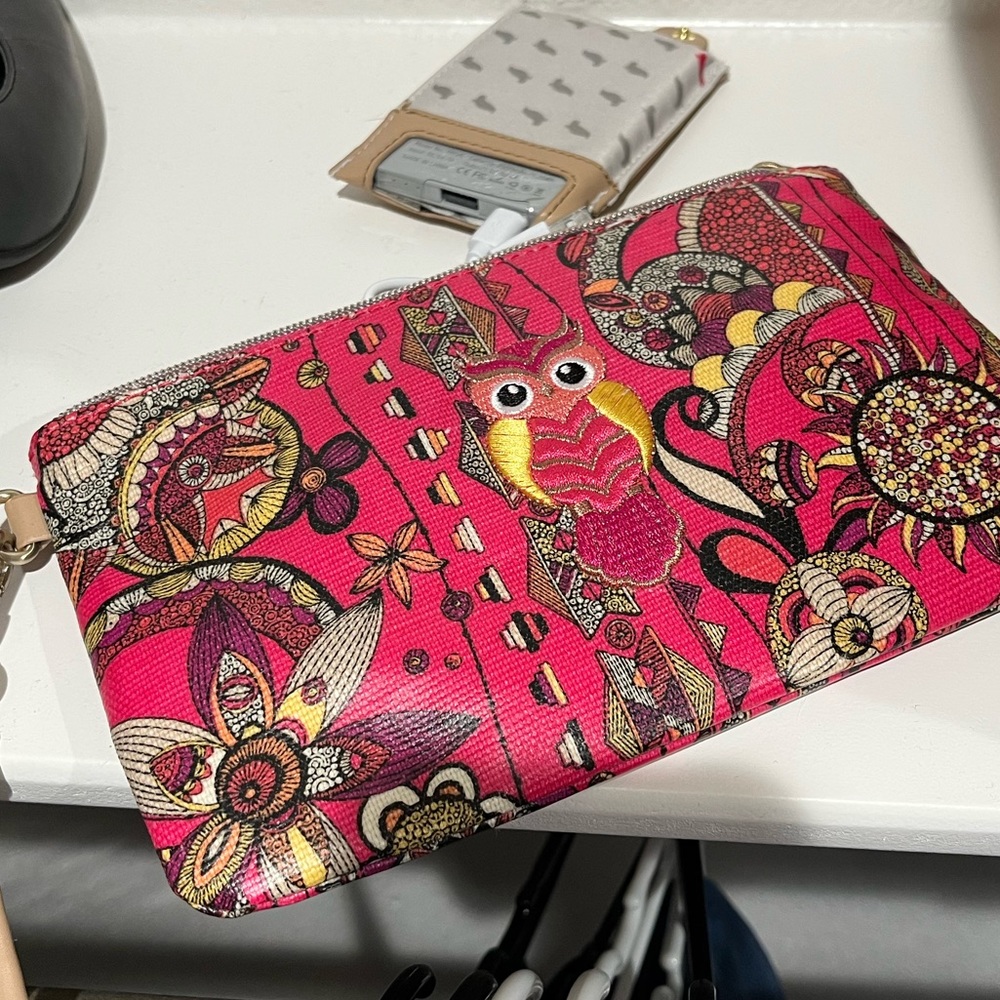 Wristlet with battery charger